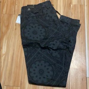 Paisley pattern men’s jogger